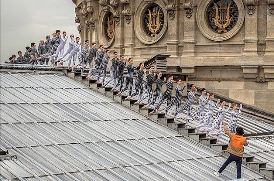 7_rooftop-dancers-in-paris-by-jr-palais-garnier-street-art-art-untapped-cities.jpg