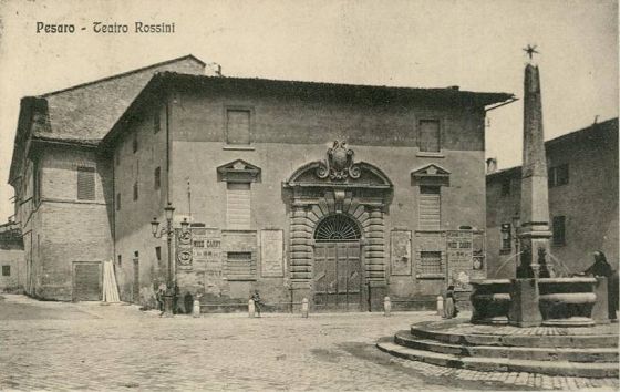 Pesaro, Teatro Rossini.jpg