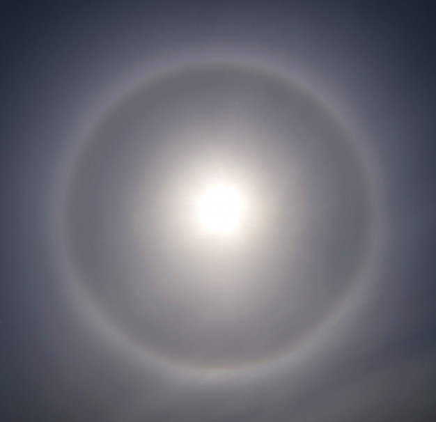 ke_p_blog_2021_halo-sun-sky-clouds-thin-layer-cirrus-clouds_165577-324.jpg