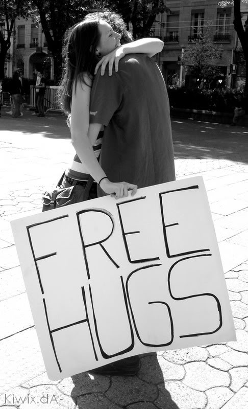 Free_Hugs_by_kiwix.jpg