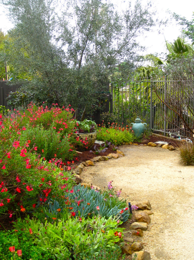 garden-design-ideas-mediterranean-1.jpg