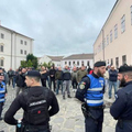 Kiváló rendőri felvezetést kapott Magyar Péter Nagyváradon