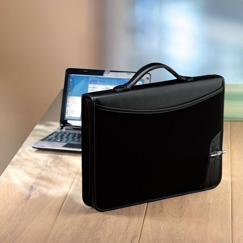 laptoptaska_irattartoval.jpg