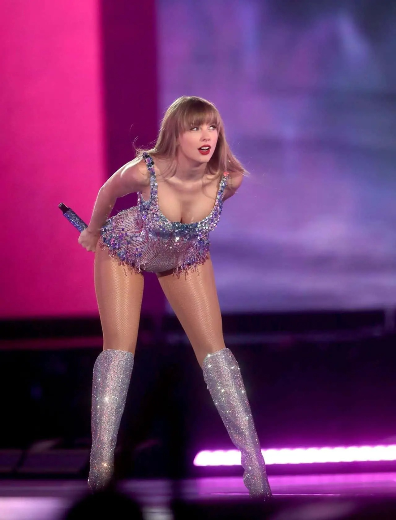 taylor swift sexy.jpg