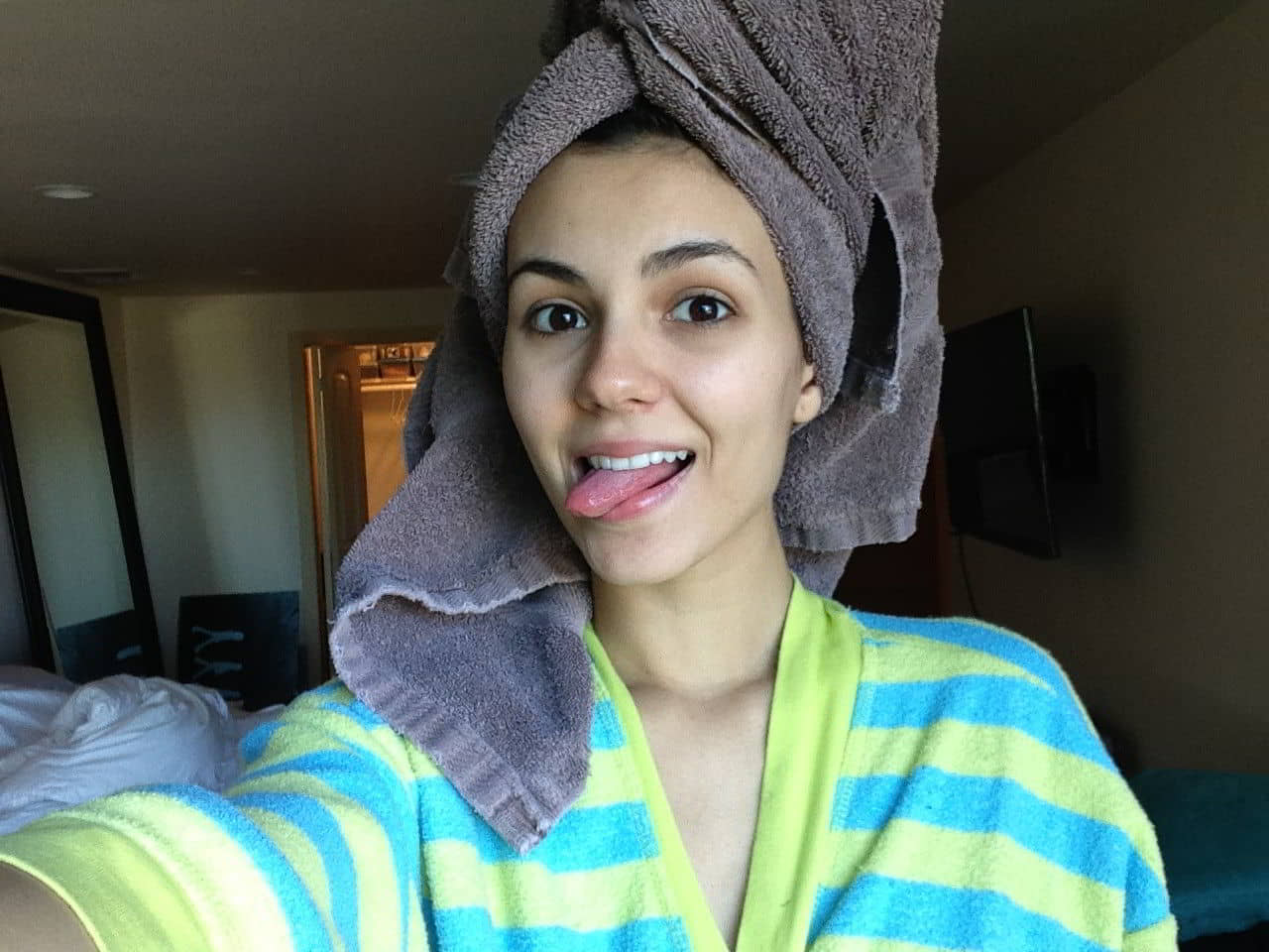 victoria-justice-leaked-cellphone-pictures-4_1.jpg