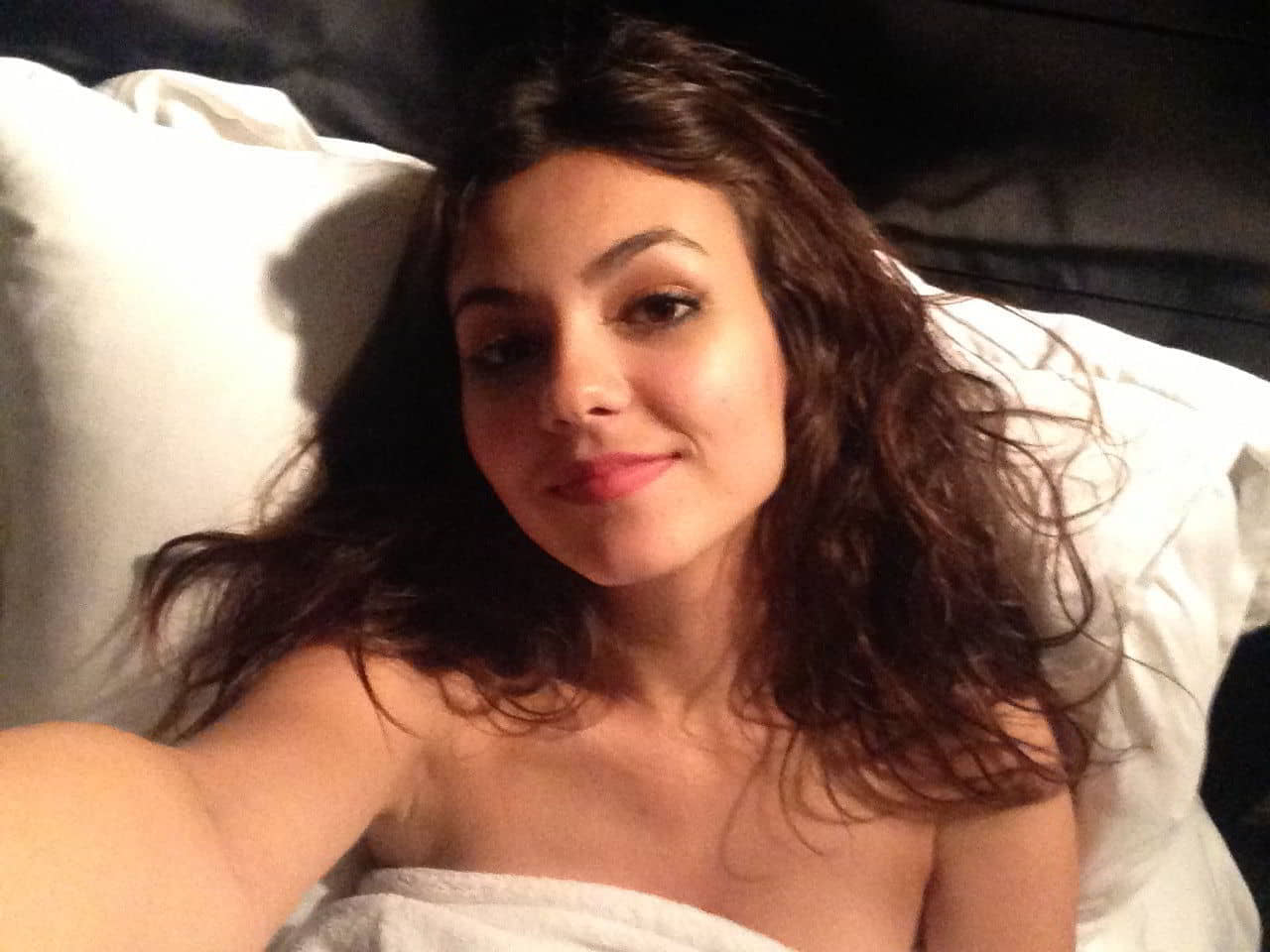 victoria-justice-leaked-cellphone-pictures-7_1.jpg