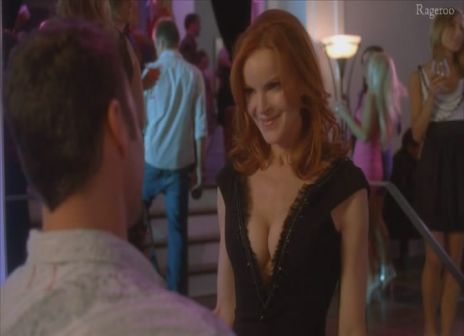 Marcia_Cross-Vanessa_Williams-Desperate_Housewives_S7E03.jpg