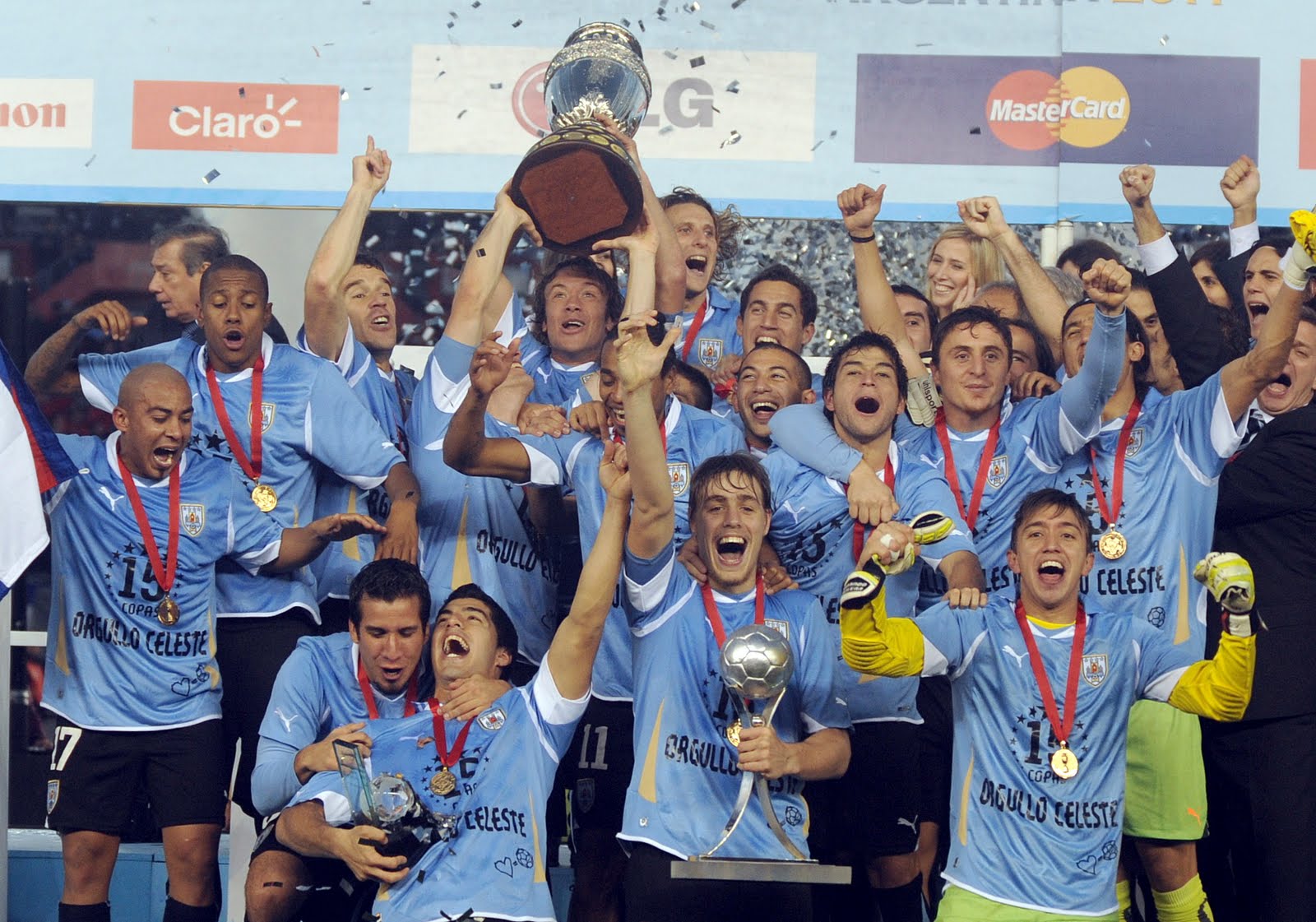 Uruguay-Campeon-Copa-America-2011.jpg