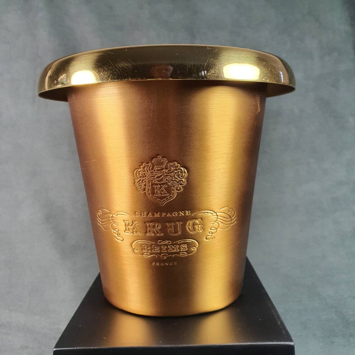 champagne_gift_bags_accessories_equipment_krug_ice_bucket_champagne_cooler_for_sale_4.jpg