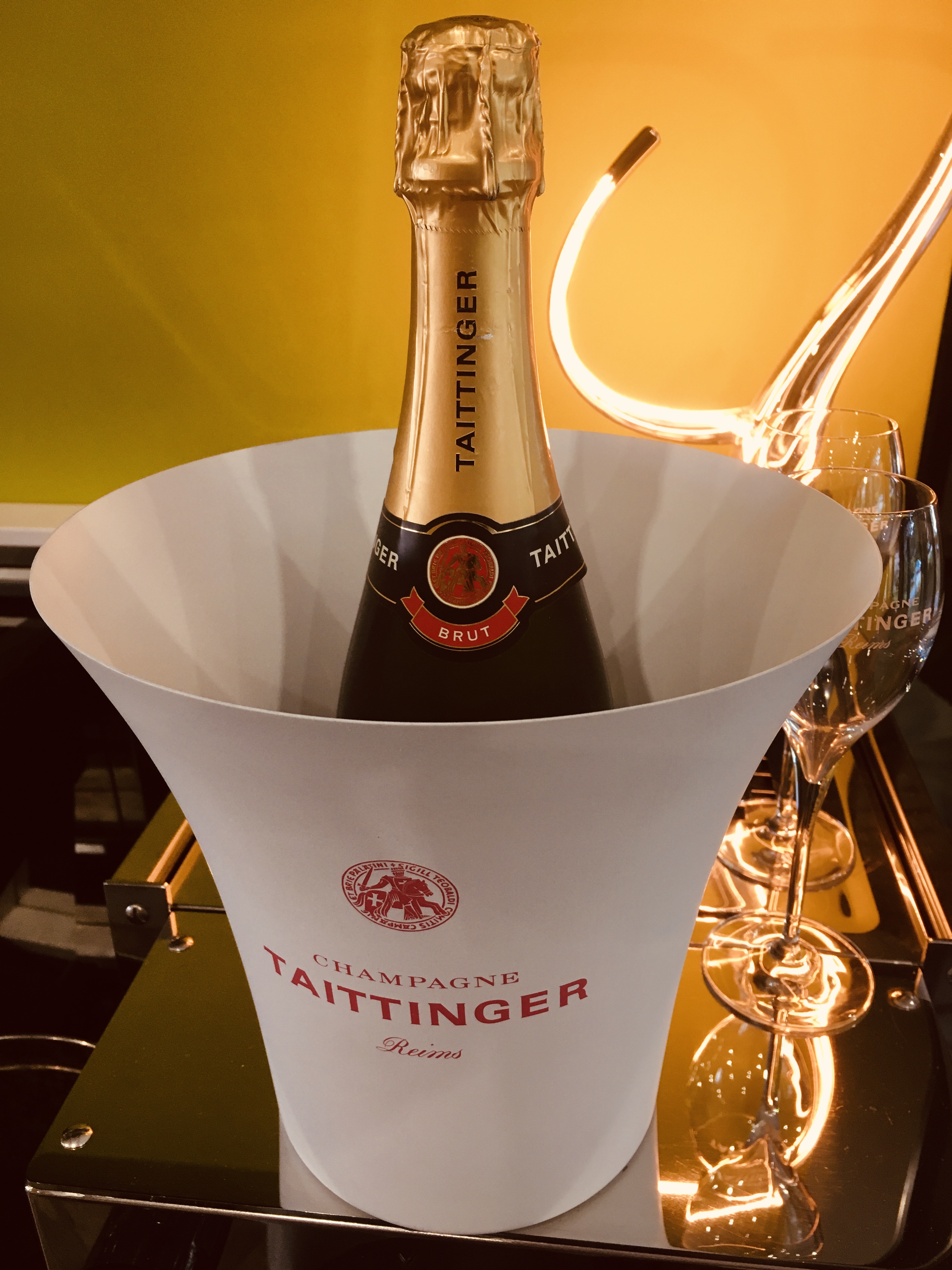taittinger_feher_jegvodor_champagne_souvenir.JPEG