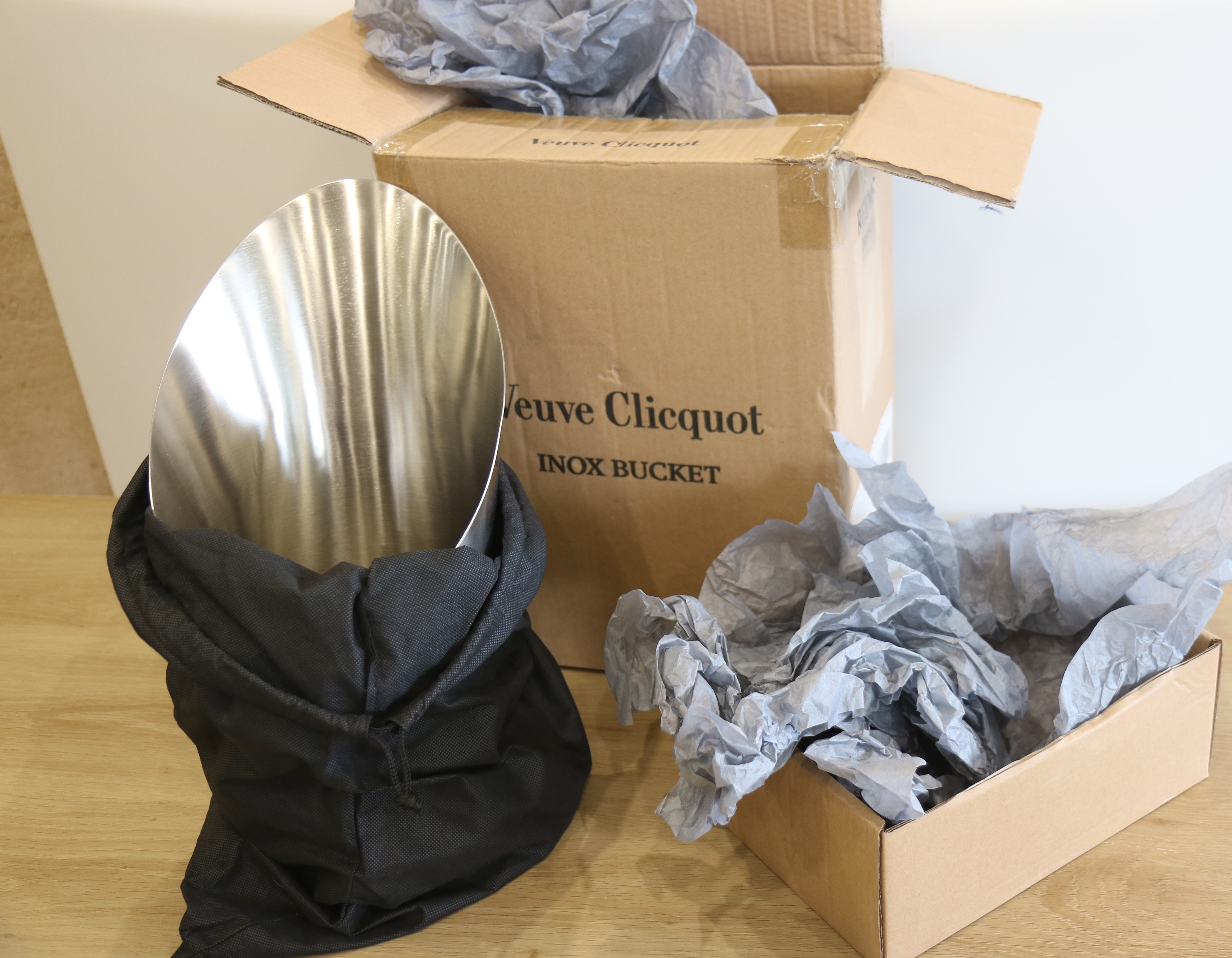 veuve_clicquot_champagne_brand_new_metal_champagne_ice_bucket_sale_price_champagneclub_3.JPG