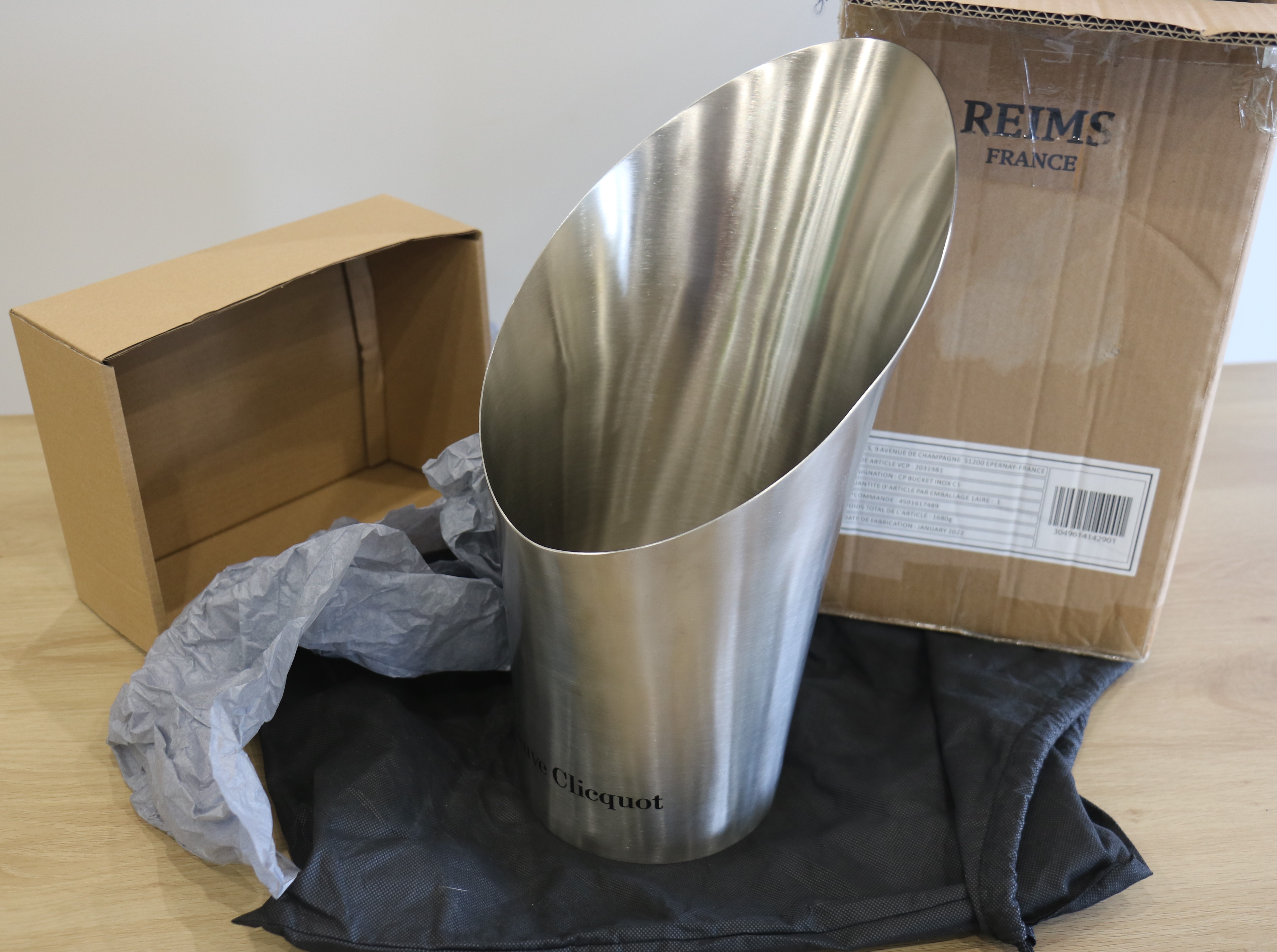 veuve_clicquot_champagne_brand_new_metal_champagne_ice_bucket_sale_price_champagneclub_8.JPG