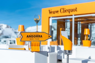 Ski and Champagne = Veuve Clicquot Hütte