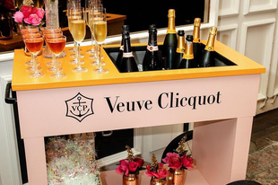Veuve Clicquot pezsgő kocsi