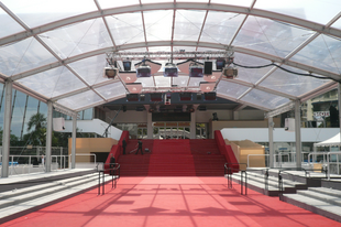 Piper & Gaultier francia Can Can pezsgő premier Cannes-ban