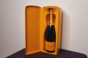 Veuve Clicquot Brut Limitált Smeg-hűtő Díszdobozban