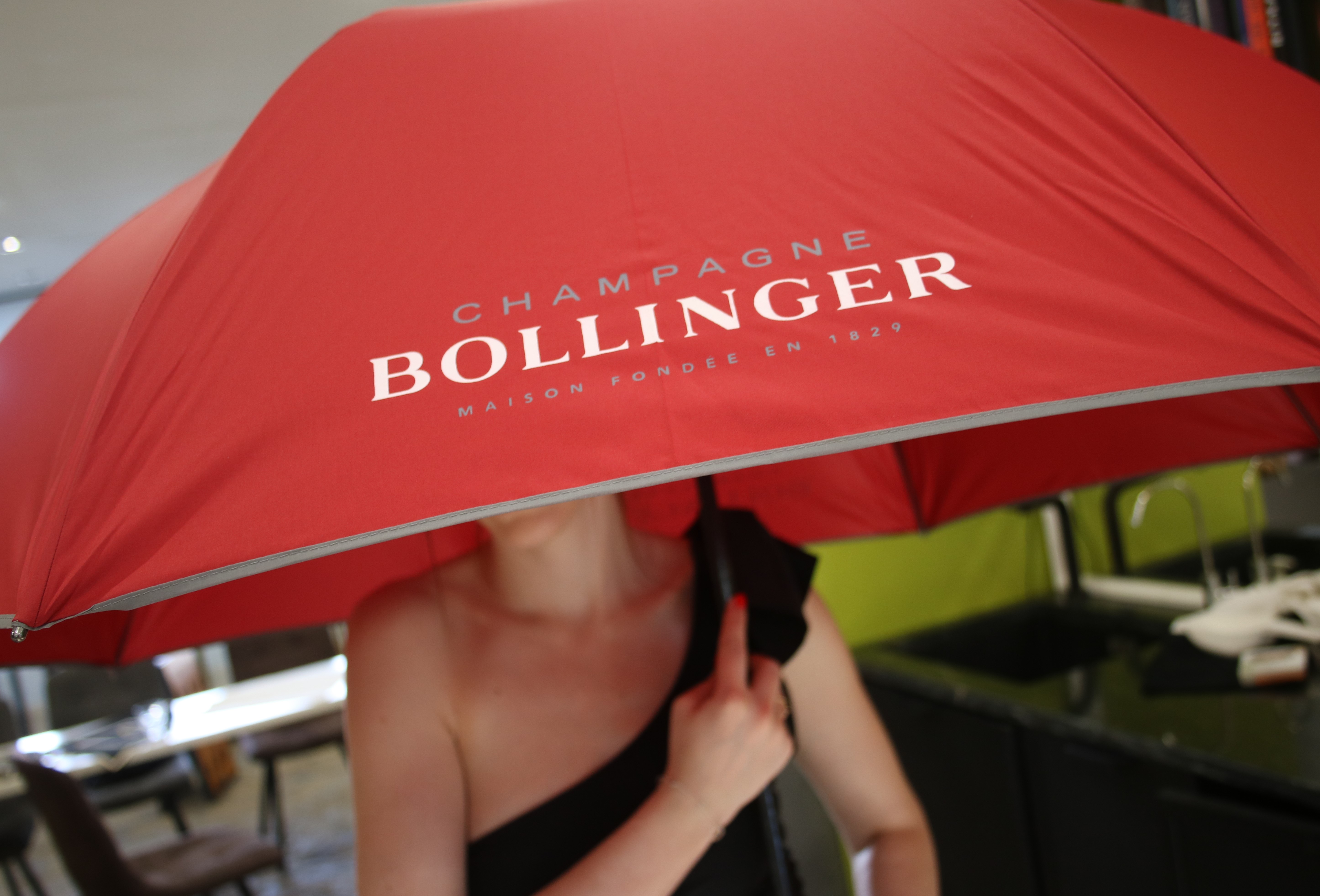 bollinger_champagne_xl_meretu_esernyo_1.JPG