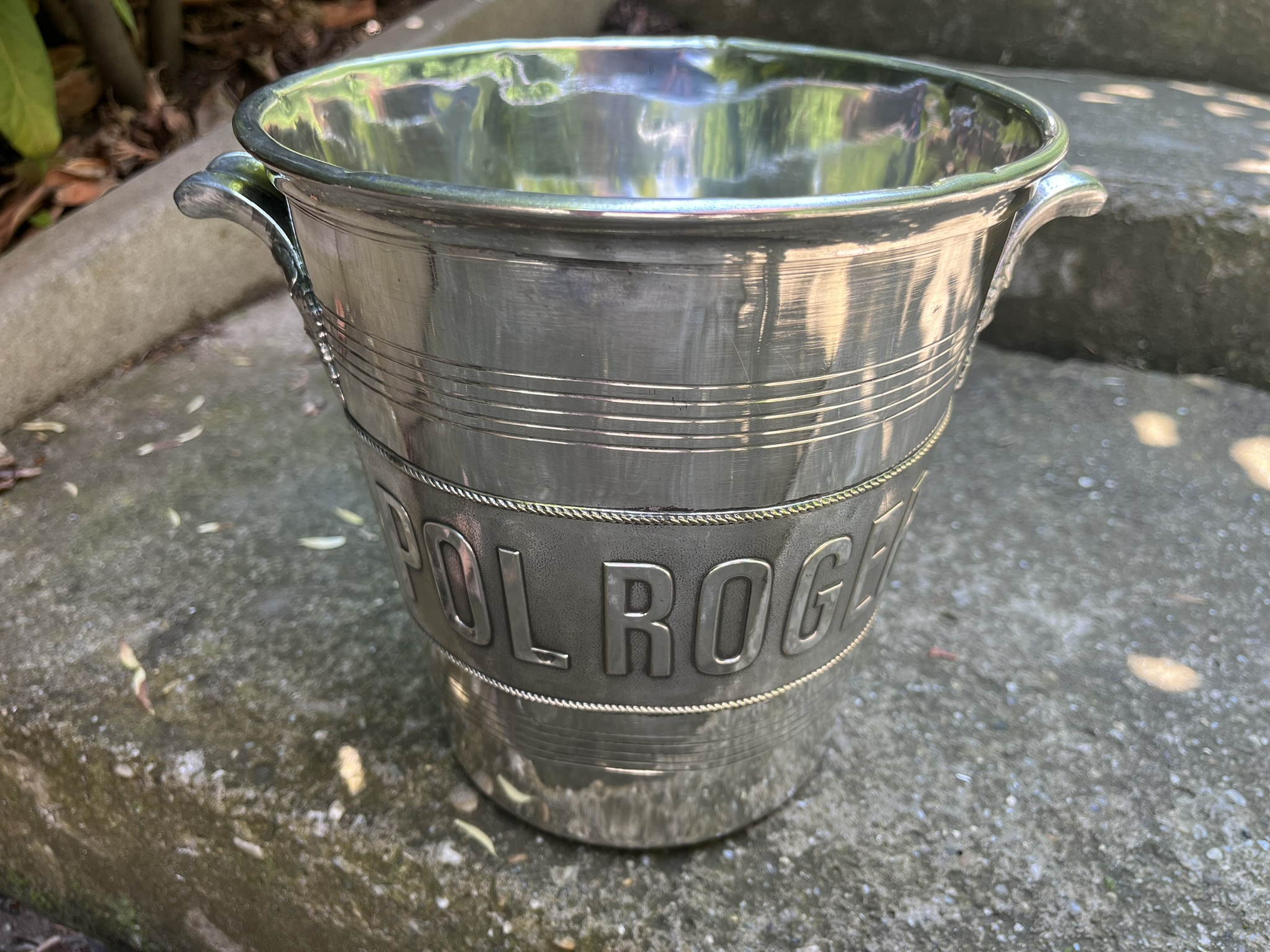 champagne_huto_pol_roger_vintage_ezustozott_jegveder_az_1930-as_evekbol.JPEG