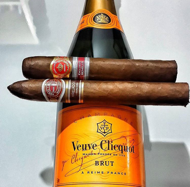 cigar_and_champagne_sursum_vivere_szivarok_es_pezsgok_parositasa_chamoagneclub_6.PNG