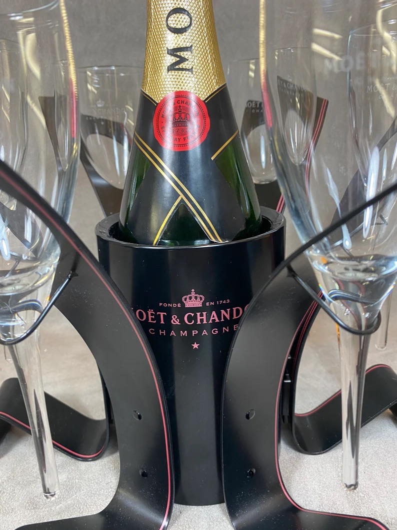 moet_chandon_kulonleges_vendegvaro_jeges_vodor_pohar_tarto_champagneclub_2.JPEG