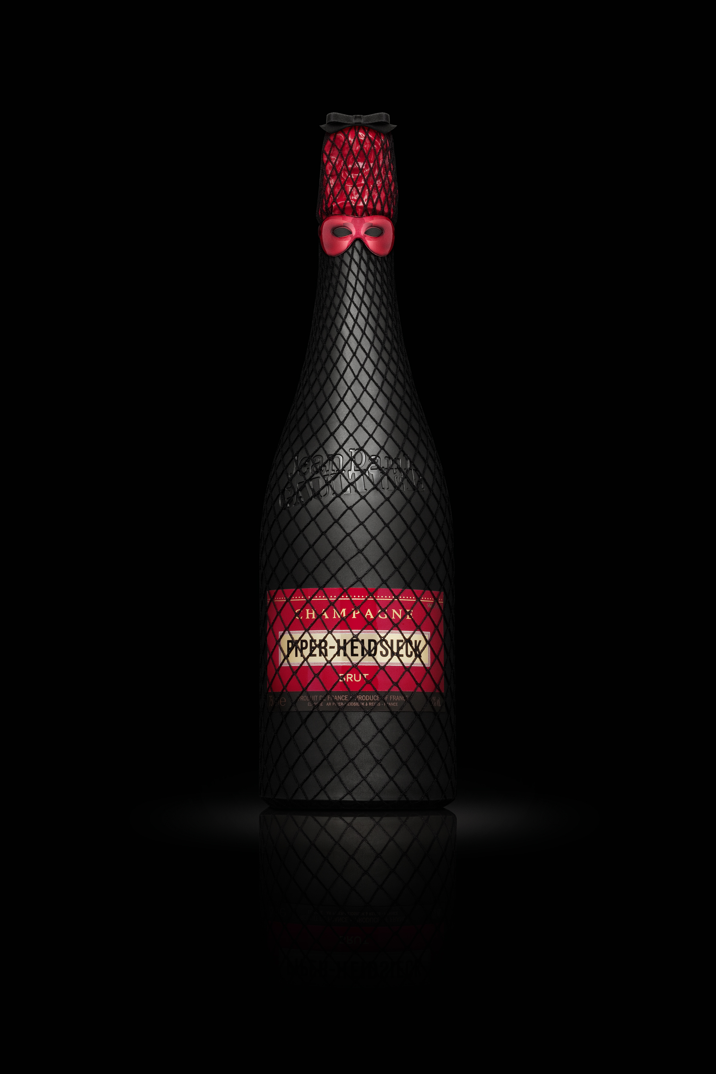 piper-heidsieck_par_jean-paul-gaultier_bouteille_black.jpg