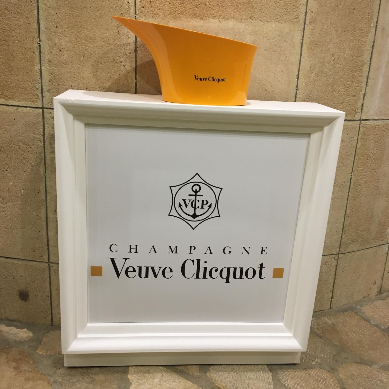 veuve_clicquot_szervizpult_barpult_osszecsukhato_champagneclub_14.JPG