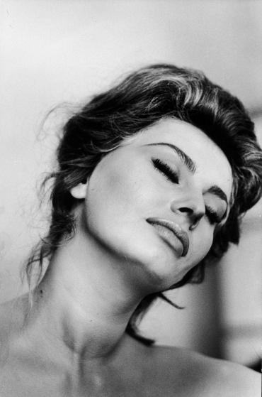 141125-sophia-loren-01.jpg