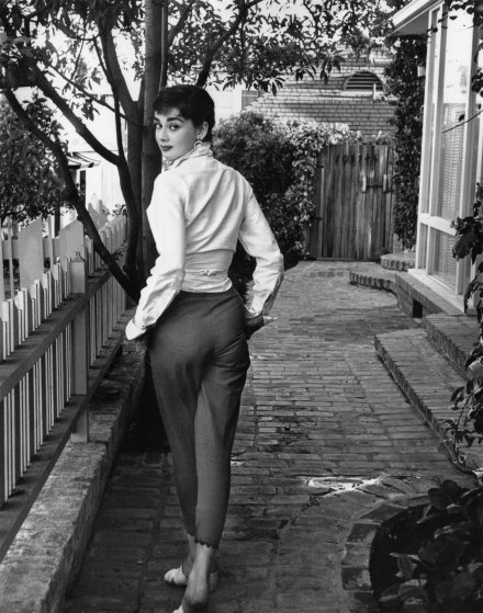 160420-audrey-hepburn-06.jpg