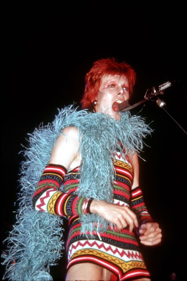 1970s-david-bowie-fashions-10.jpg