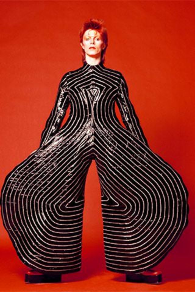 1970s-david-bowie-fashions-16.jpg