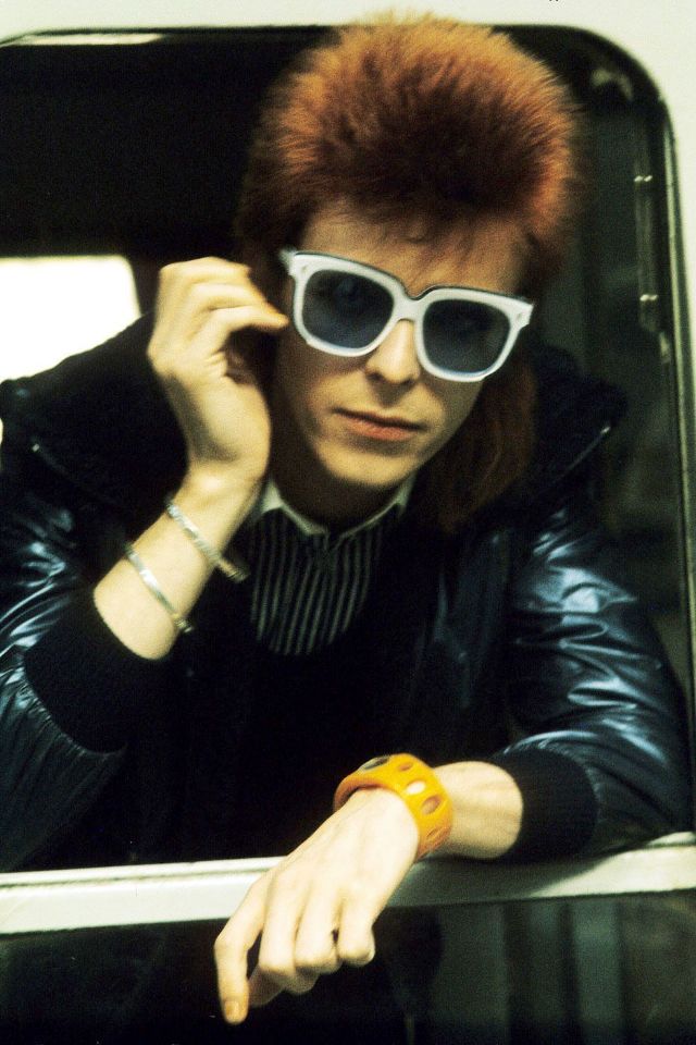 1970s-david-bowie-fashions-19.jpg