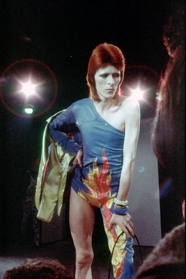 1970s-david-bowie-fashions-3.jpg