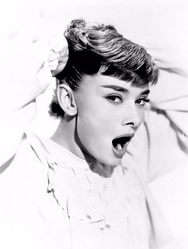 audrey_hepburn_in_roman_holiday_in_1953_18.jpg