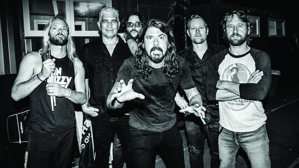 foo_fighters_live_tour_promo_2018.jpg