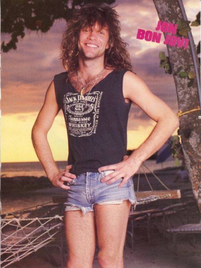 jon-bon-jovi-in-shorts-5_1.jpg