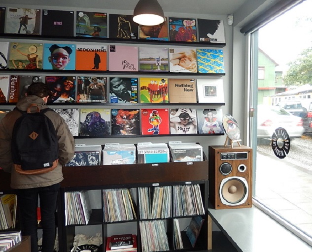 reykjavikrecordshop_7.jpg