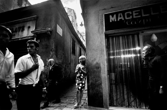 the-italians-by-bruno-barbey-2.jpg