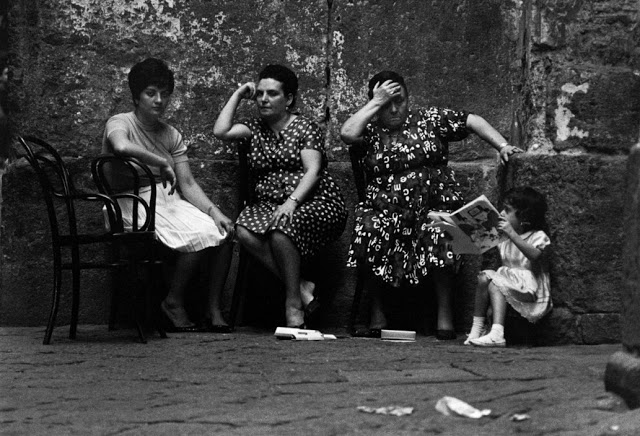 the-italians-by-bruno-barbey-42.jpg