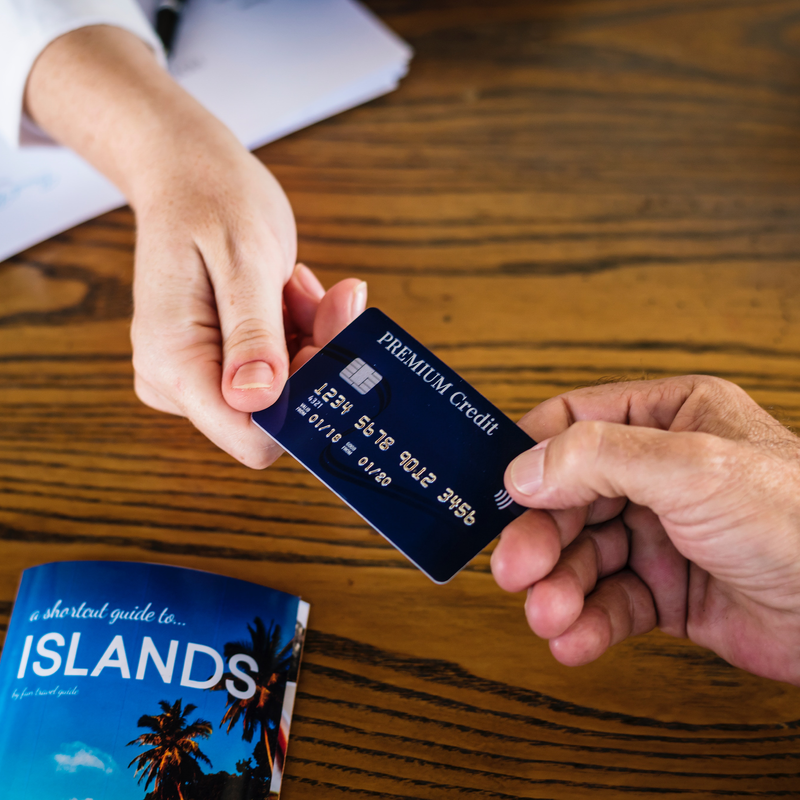 Hány bankkártya kell a nyaraláshoz?