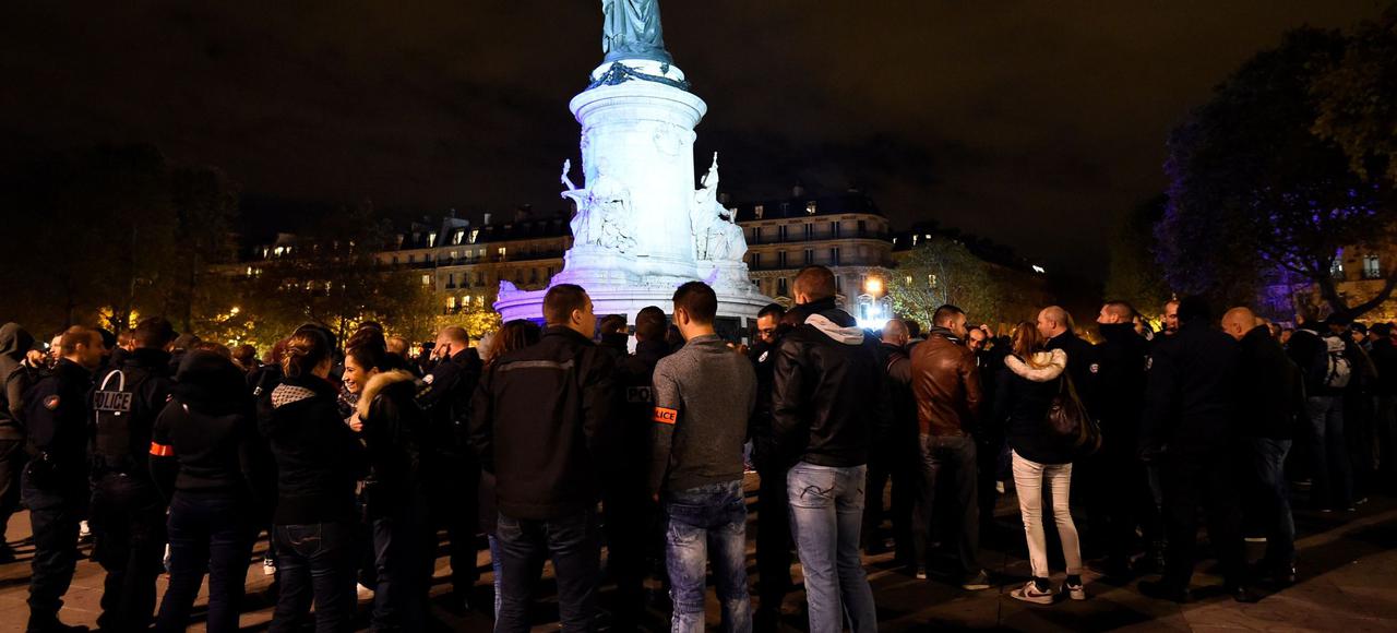 rendorok_parizs_place_de_la_republique.jpg