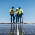 Napelemekkel lefedett csatornák kínálhatnak megoldást a víz- és energiahiányra