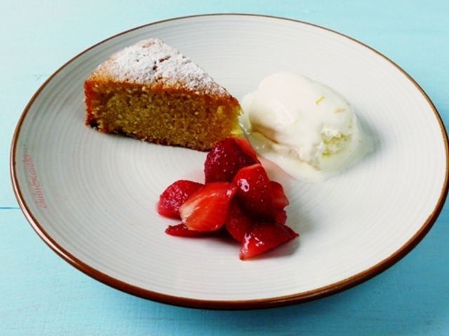 Torta Caprese al limone