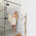 "Térhatékony Luxus: A 90X90 Zuhanykabin Praktikus Megoldás Kisebb Fürdőszobákhoz"