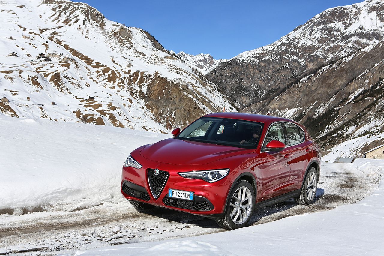 170222_alfa-romeo_ar-stelvio_37.jpg