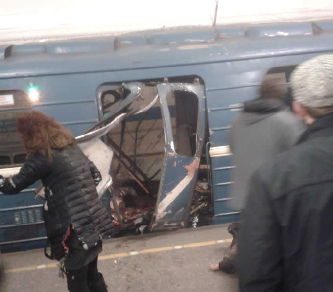 szentpetervar-metroban-robbantas.jpg