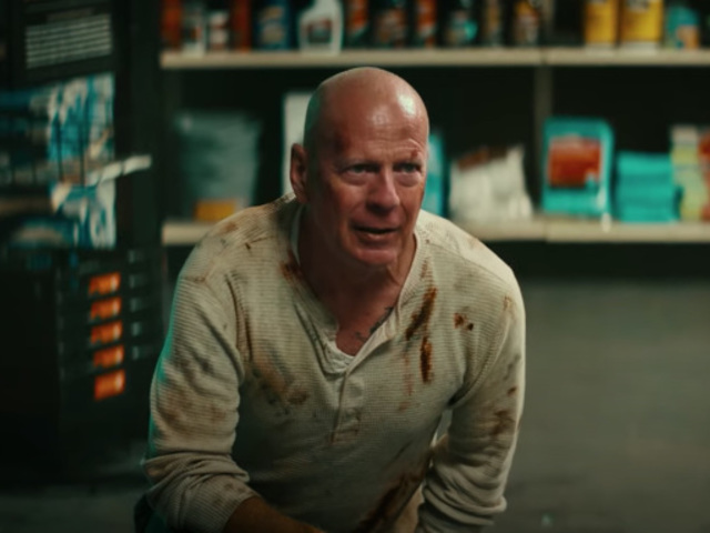 Bruce Willis visszatér John McClane-ként…