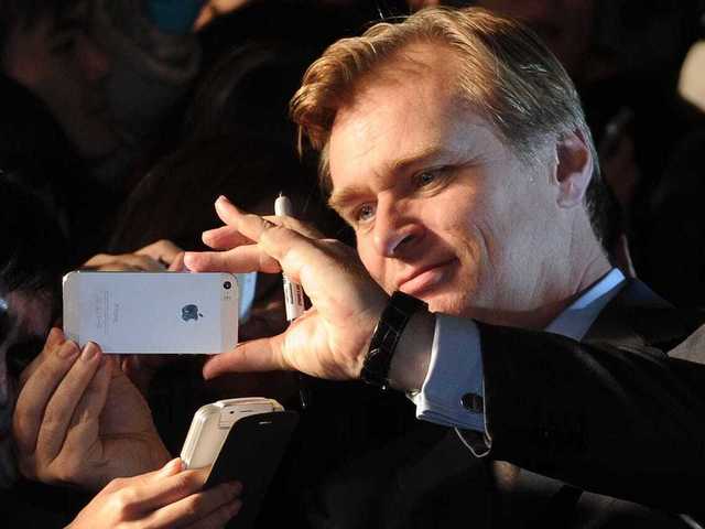 Christopher Nolan nem bánja, ha a filmjeit telefonon nézzük
