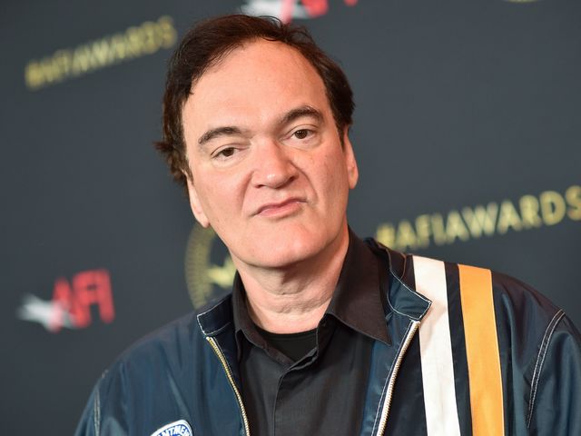 Tarantino két könyvre szóló szerződést írt alá