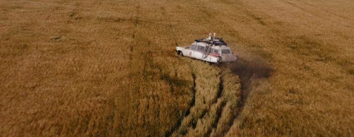 ghostbusters-afterlife-firstlookphoto-ecto1-wheatfield-frontpage-700x272.jpg