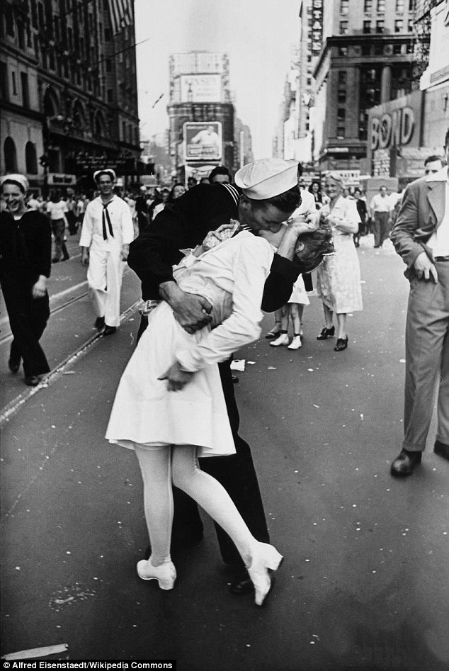 times-square-kiss.jpg